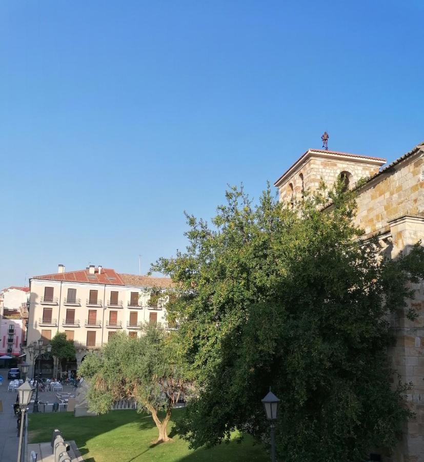 Hostal La Reina Zamora Exterior photo